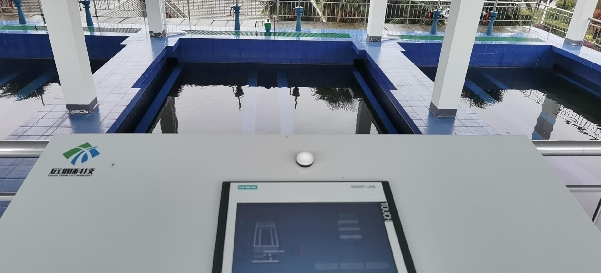 湖北安陆  安陆智能供水厂项目-湖北孝感市安陆第三水厂位于安陆市解放山水库东岸，目前是安陆唯一运行水厂，供水覆盖面积45km3，担负安陆城区及周边五个乡镇近27万及1000余家企事业单位供水任务。 公司担任水厂自控系统改造项目，对原水厂送水泵房、滤池、沉淀池等原有自控系统进行升级改造，增加滤池自动过滤自动反冲 ，沉淀池自动排泥等功能，增加工艺过程监测仪表，保障水厂供水安全。